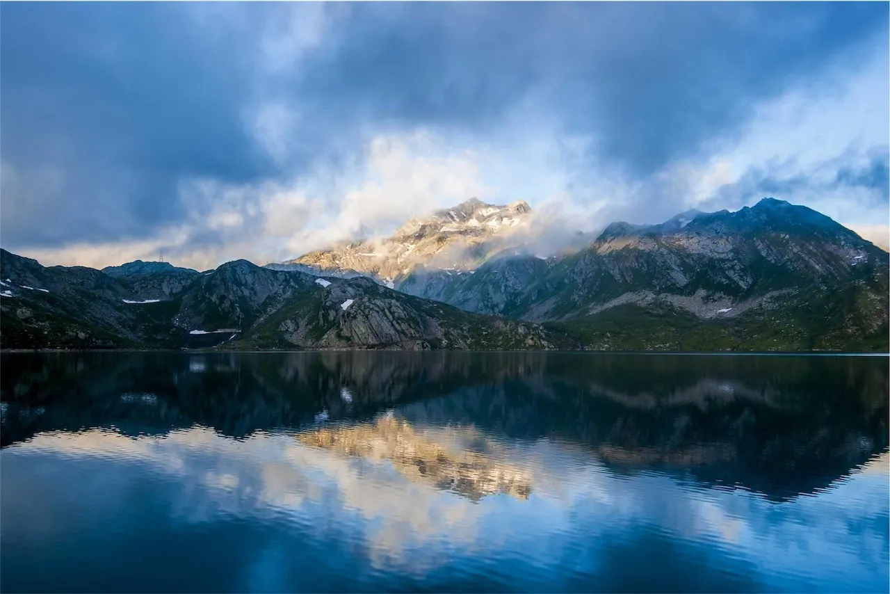 Mountain lake sample